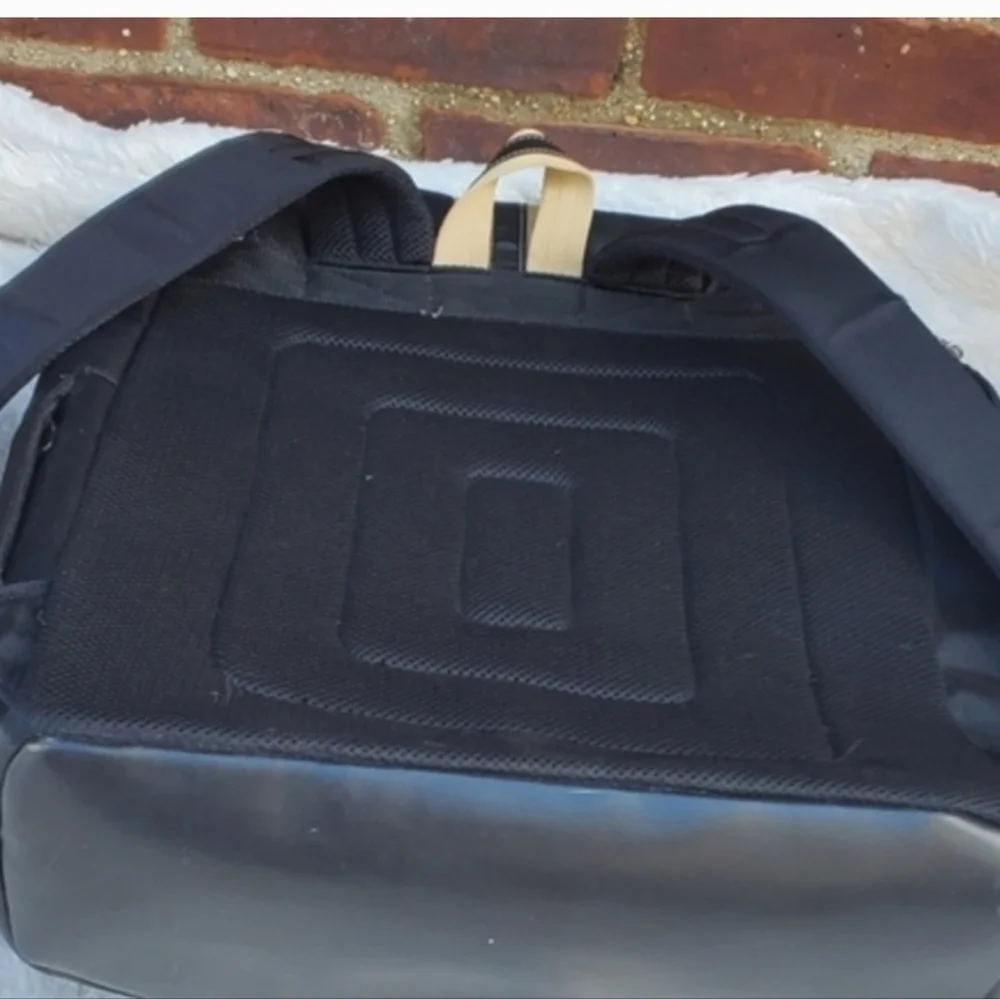 Targus huge travel/ school laptop backpack‎